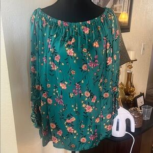 Floral Green Women's Top. Never‎ worn.